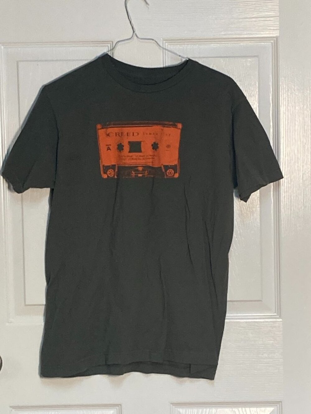 Men's concert tee by Creed w/Creed human clay cassette logo green sze med